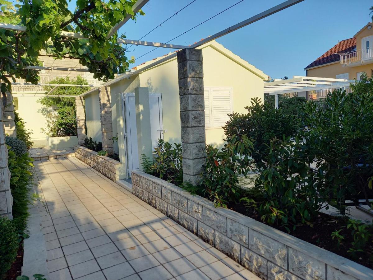 Apartman Lucija กอร์จูลา ภายนอก รูปภาพ