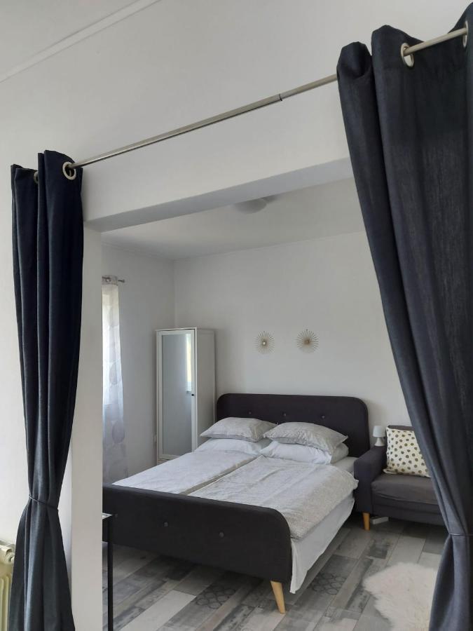Apartman Lucija กอร์จูลา ภายนอก รูปภาพ
