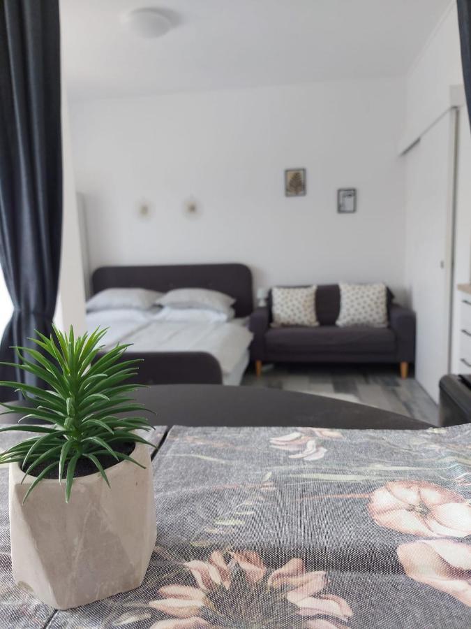 Apartman Lucija กอร์จูลา ภายนอก รูปภาพ