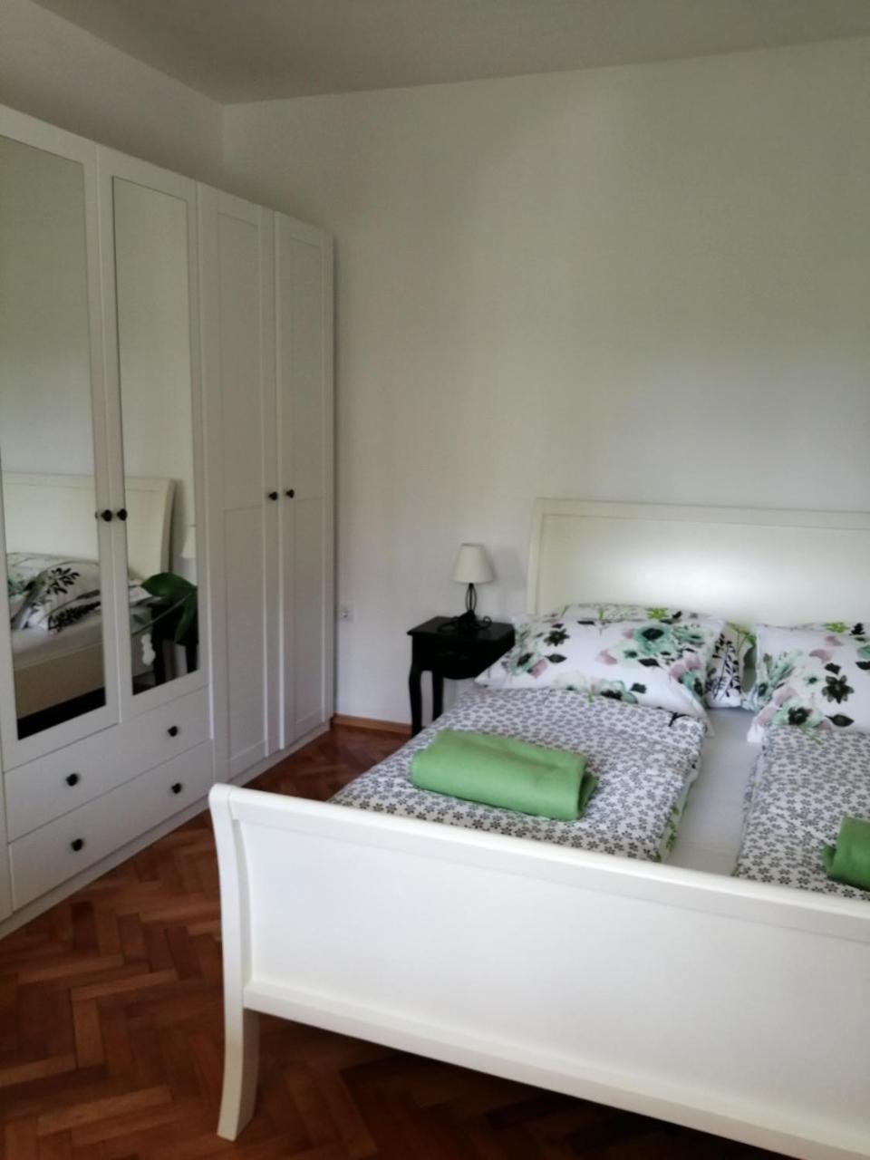 Apartman Lucija กอร์จูลา ภายนอก รูปภาพ