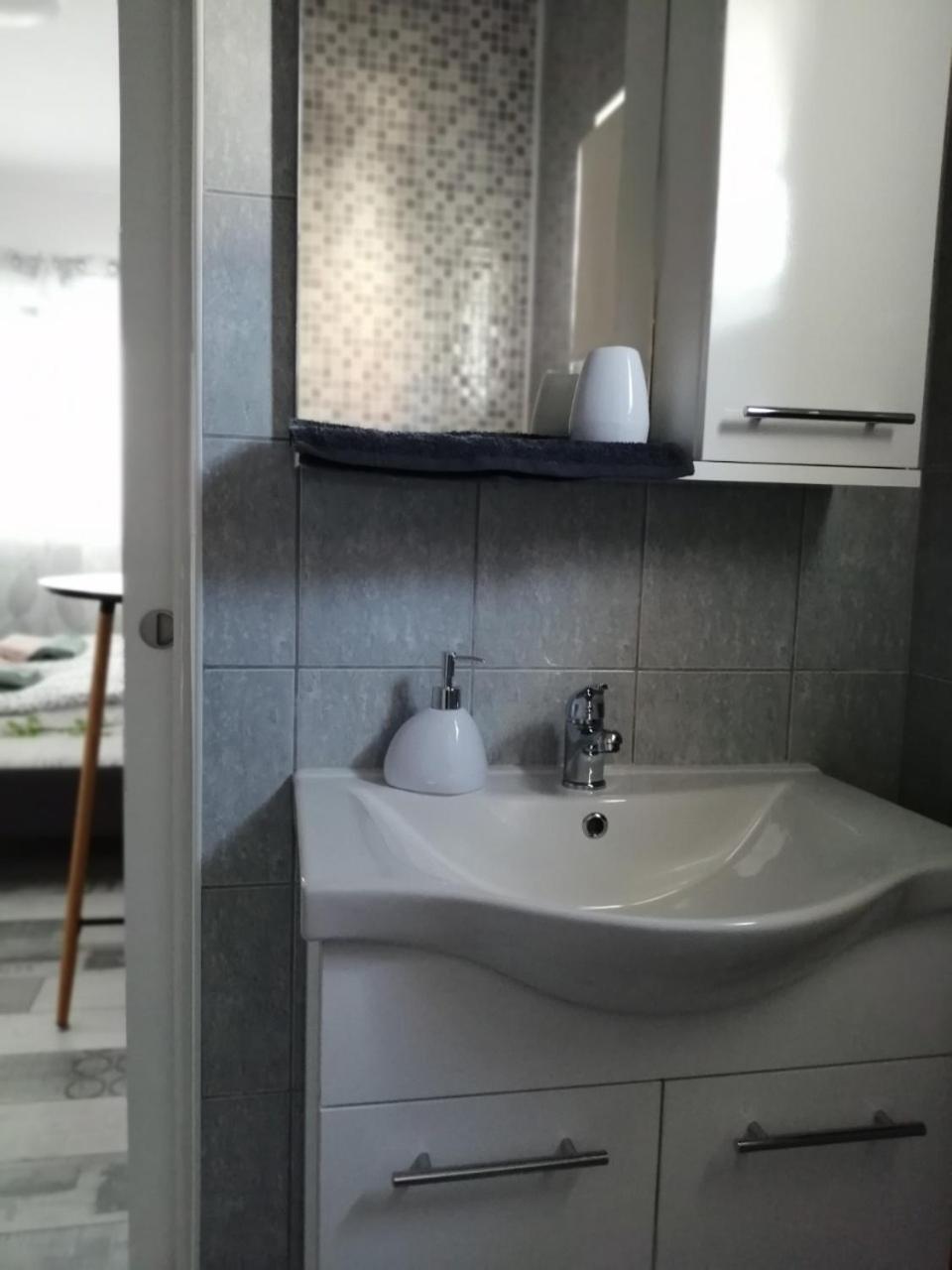 Apartman Lucija กอร์จูลา ภายนอก รูปภาพ