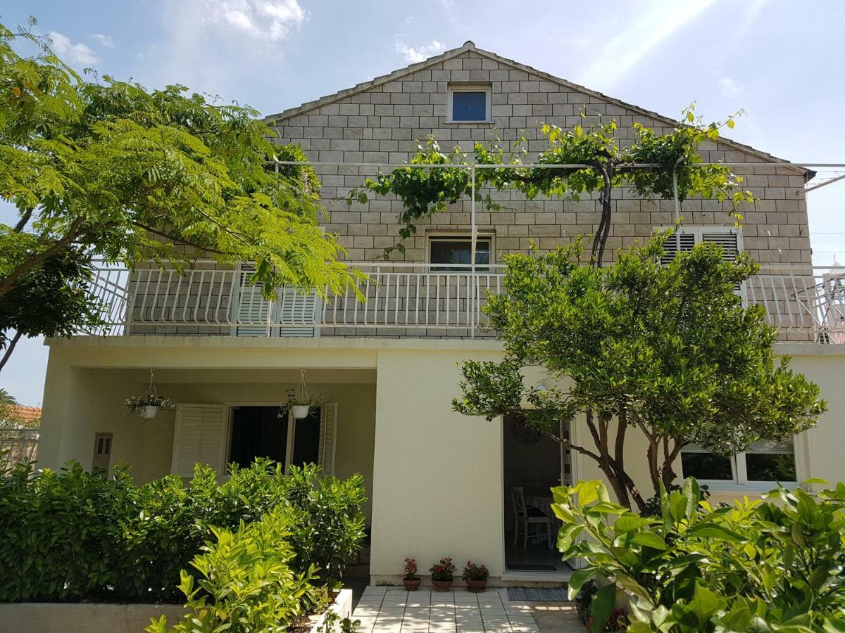 Apartman Lucija กอร์จูลา ภายนอก รูปภาพ