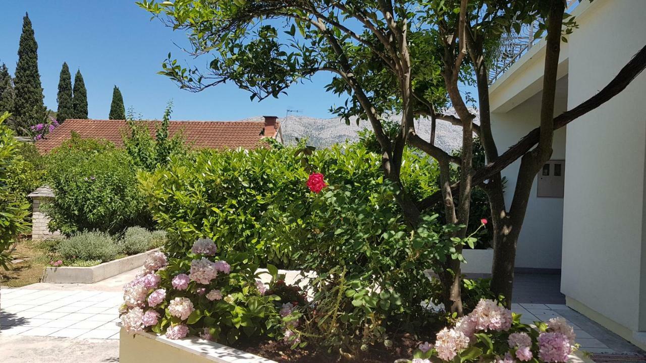 Apartman Lucija กอร์จูลา ภายนอก รูปภาพ